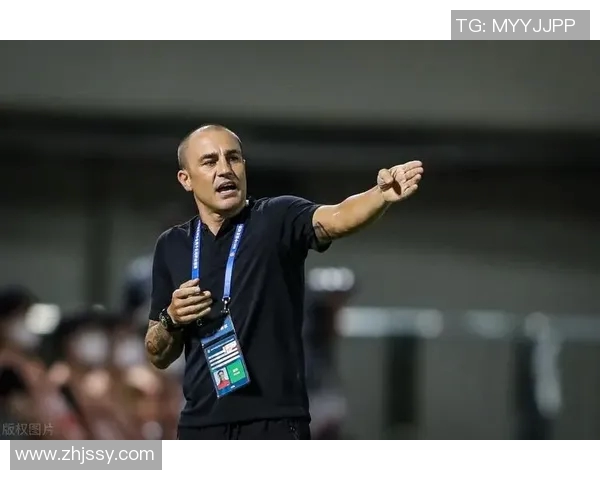 单刀时刻：足球球星突破防线的瞬间与精彩解说全记录