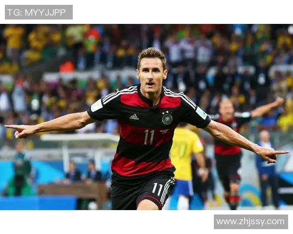 精选热血足球球星海报推荐点燃激情展现绿茵巨星风采