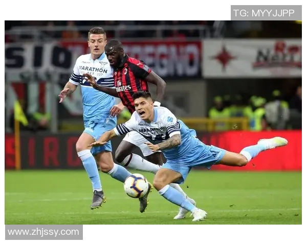 足球球星训练场上的秘密:揭秘他们如何提升技巧与体能的幕后故事 足球球星训练场上的秘密:揭秘他们如何提升技巧与体能的幕后故事