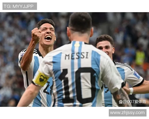 追寻绿茵传奇盘点那些荣获足球球星大满贯荣耀时刻