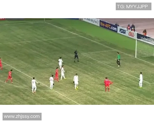 足球球星踢毽球展现惊人脚法技艺精彩瞬间引爆全场热情